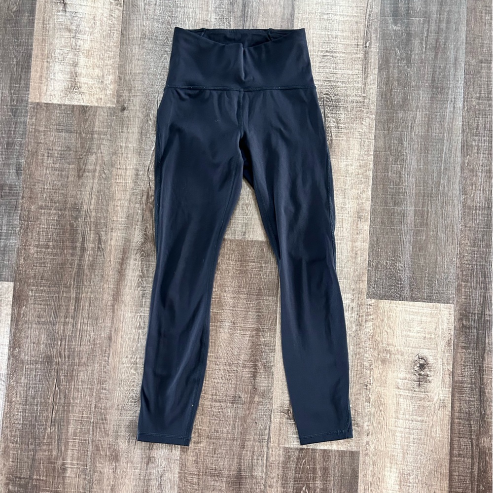 Lululemon 7/8s length leggings with mesh panels